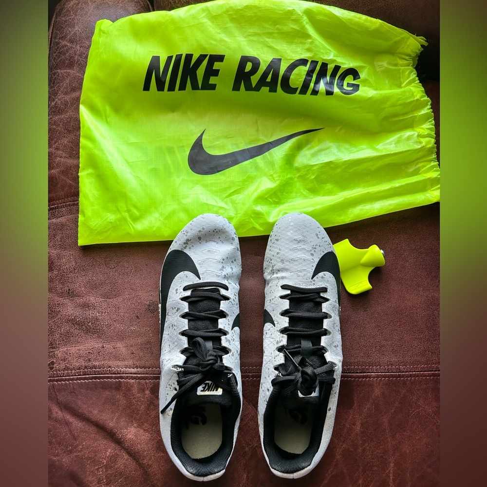 Nike Women's Zoom Rival S 9 Track Shoes size 7 black & white